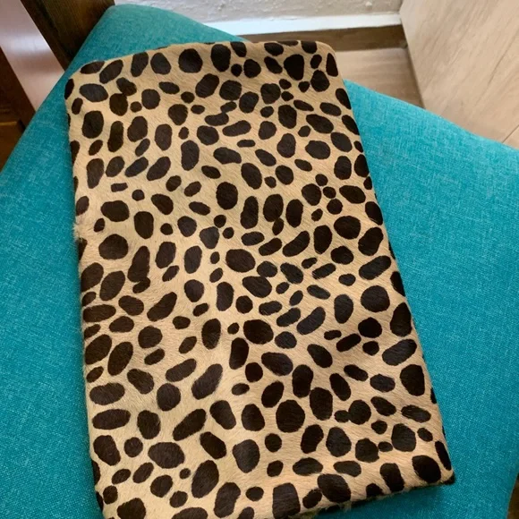 The loveCortnie foldover leopard clutch - Picture 4 of 7